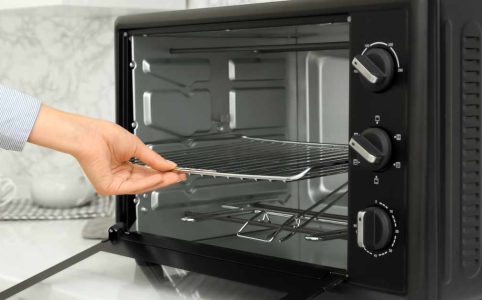 Do You Put Silicone Bakeware Directly On The Oven Rack