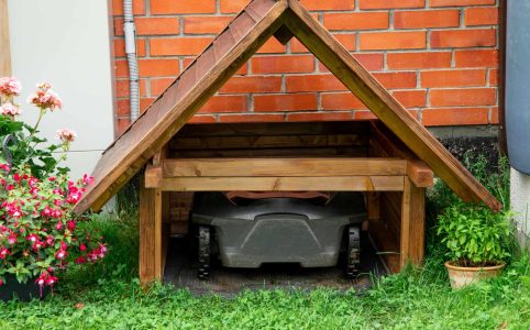 How to Store a Lawn Mower in the Garage