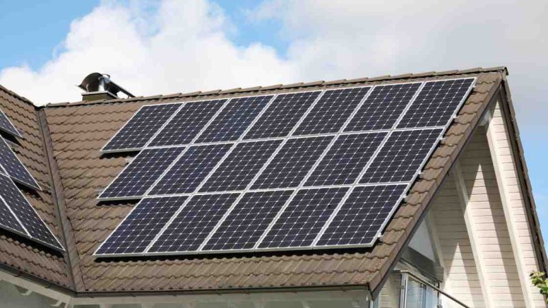 How to Clean Solar Panels on Your Roof