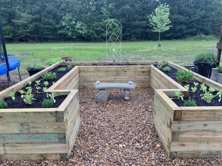What Do I Put On The Bottom Of A Raised Garden Bed? - House Needy